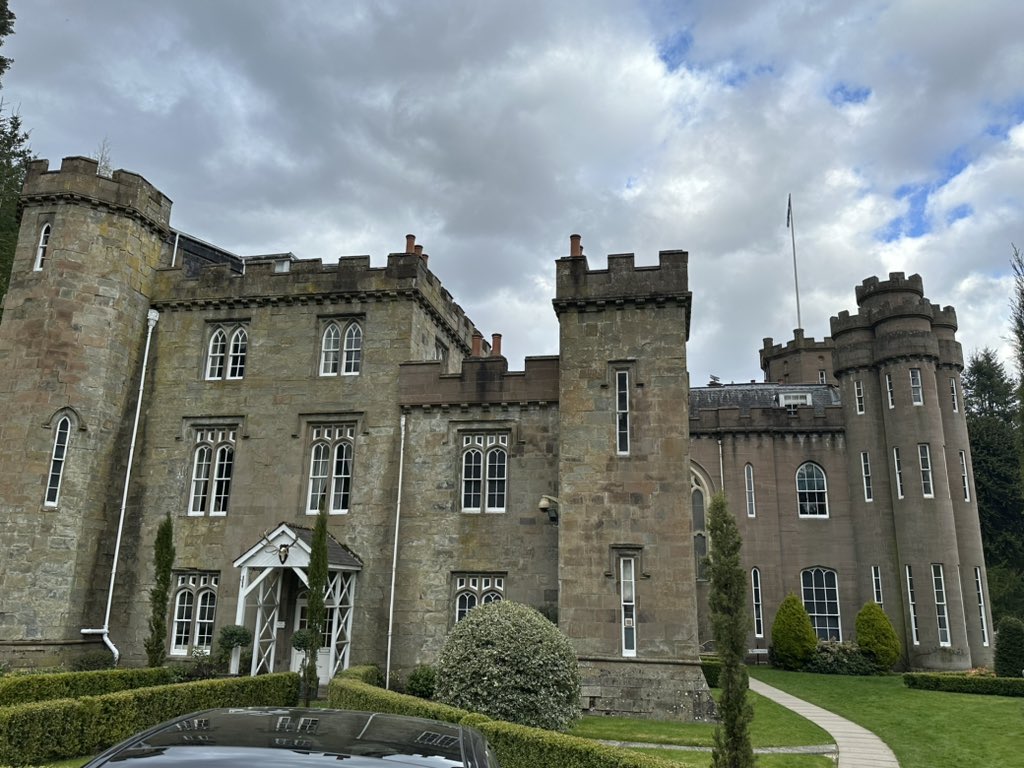 tonight’s gig is in a Castle 🏴󠁧󠁢󠁳󠁣󠁴󠁿 #livemusic #musicianslife