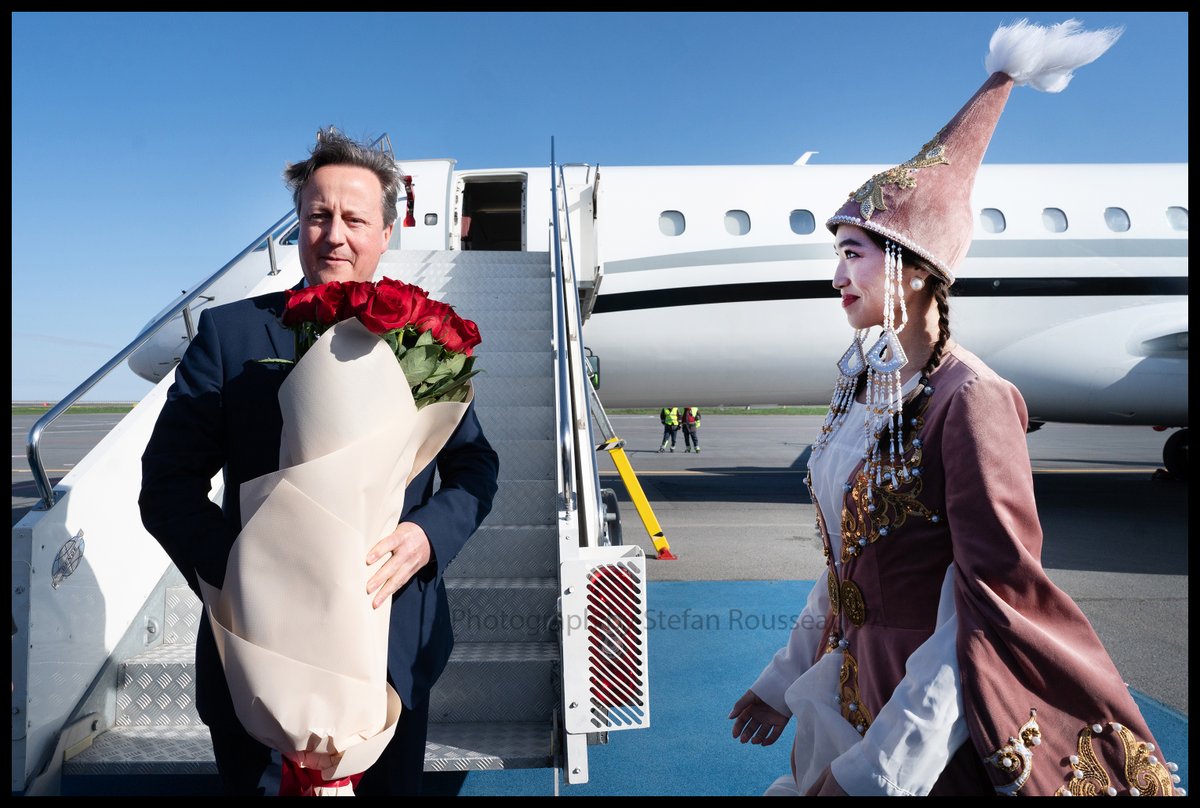 Photo du Jour (LATE EXTRA): Foreign Secretary Lord @David_Cameron arrives in Astana, Kazakhstan. By Stefan Rousseau/PA