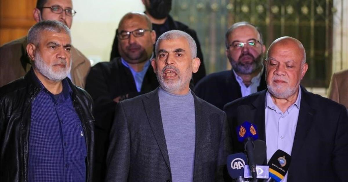 ⚡️  Deputy Head of Hamas in Gaza, Dr. Khalil al-Hayya:

•The resistance is fighting the enemy in all areas of the Gaza Strip with full force.

•The Zionist enemy has failed in all its attempts to control the Gaza Strip.

•Palestinian families in the Gaza Strip have thwarted