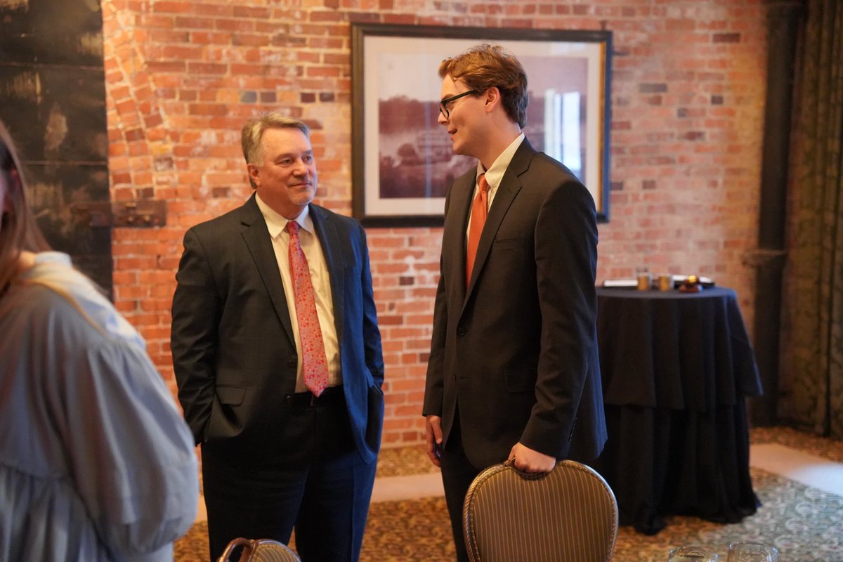 Last night, I had the opportunity to spend some time with a group of young republicans during their visit to Montgomery. It's always encouraging to see college students get involved and work to become the leaders of tomorrow.