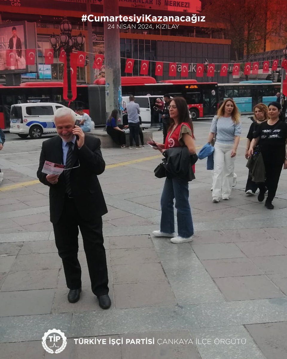 Bugün Güvenpark, İzmir Caddesi ve Atatürk Parkı’nda yurttaşlarımızı 1 Mayıs'ta alanlara çağırdık. Ücretlerde bir düşüşe sebep olmayacak şekilde haftalık en fazla 35 saat çalışma süresi ve hafta tatilinin iki güne çıkması talebimizi yurttaşlarımızla konuştuk.