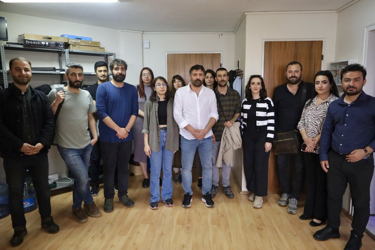 ÖHD Genel Merkez ve ÖHD Ankara Şube olarak Özgür Basına yönelik yapılan baskılara karşı Mezopotamya Ajansı bürosuna ziyaret ederek dayanışma mesajımızı ilettik.