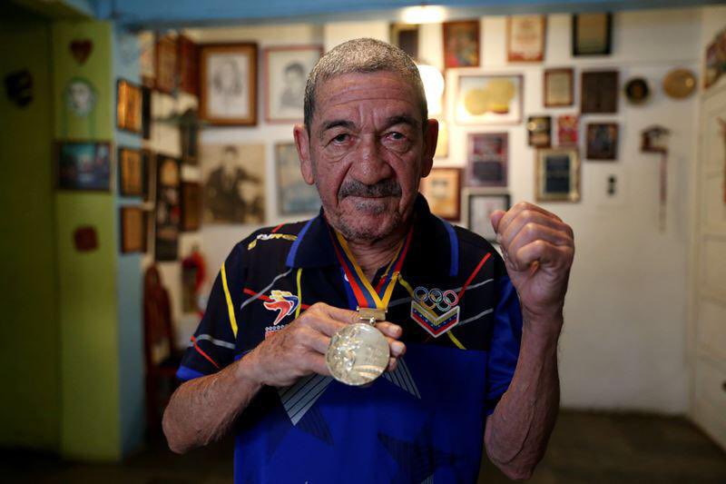 Con profunda tristeza recibimos la noticia del fallecimiento de nuestro primer medallista de oro olímpico, Francisco 'Morochito' Rodríguez, una gloria del deporte venezolano y orgullo de nuestra patria. Envío mis más sentidas condolencias a sus familiares y allegados. Paz a su…