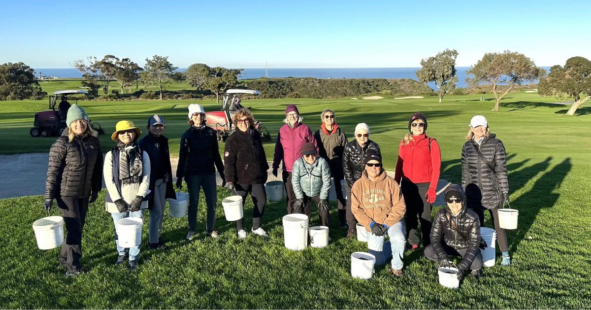 GolfTorrey's tweet photo. We wish a happy #NationalVolunteerWeek to anyone who has ever given their time to make Torrey Pines the best municipal golf course in the country! The Dew Crew, the Divot Club and the Farmers agronomy program participants — we appreciate you and everything you do for Torrey! ⛳️ https://t.co/uZhG8yWODk