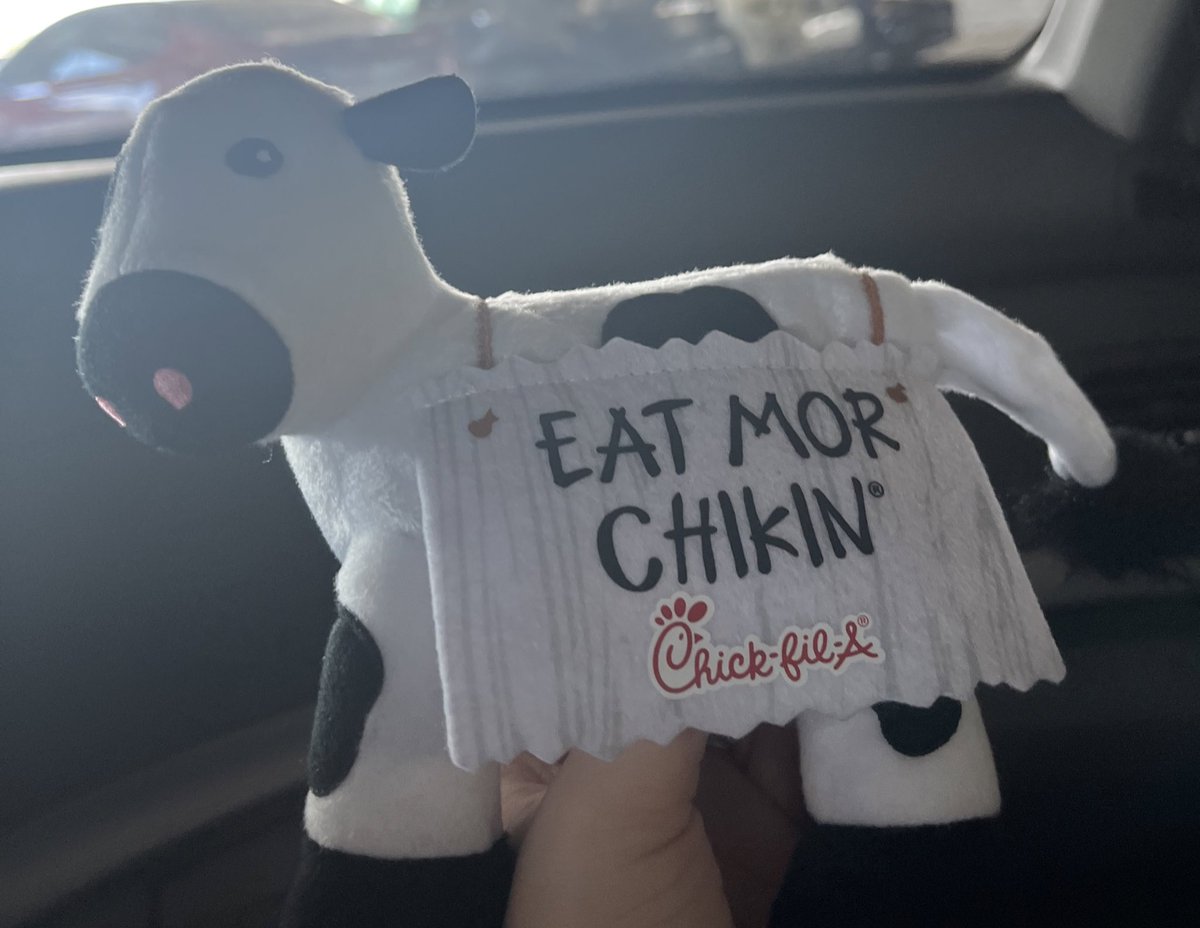 Shout out to new @ChickfilA location on Breckenridge Lane/Louisville. My son & his fiancé had my granddaughter 13 weeks early. Will be in  NICU a long time. They were down to last food gift card; it didn’t work 😔 Manager bought meal & gave them a little cow for her nursery. 💜