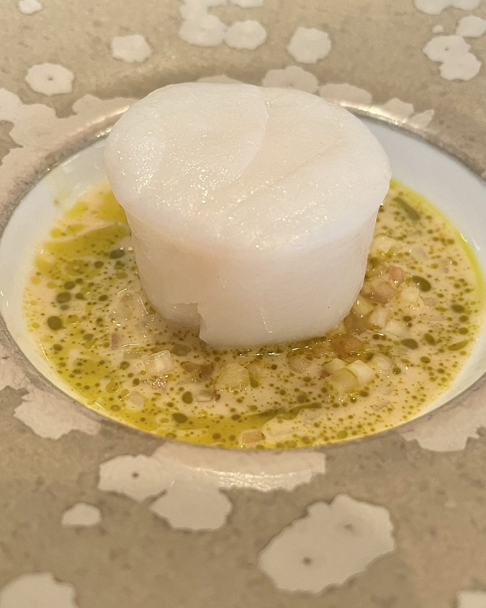 Cod , fig leaves , winter radishes @The5Fields @margueritekeogh #foodie #food #fish #michelinstar #chelsea #kingsroad #sloanesquare #westlondon #foodphotography #tastingmenulondon #foodpics #dininglondon #hospitality #thefivefields #foodtravelchat