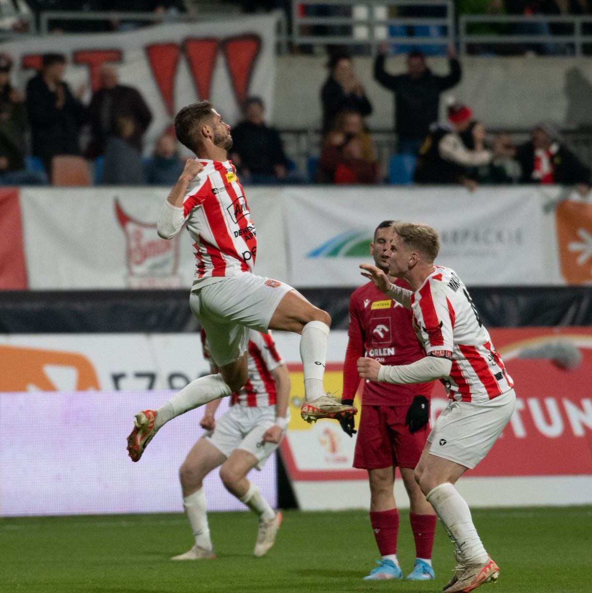 cwksresoviapl's tweet photo. Zdjęcia z meczu #RESWIS autorstwa Pawła Golonki  📸

Pełna fotorelacja 👇 
https://t.co/AOgbqjGPH9

@_1liga_ @WislaKrakowSA @PodkarpacieLIVE @Nowiny24Pl @miasto_rzeszow @GoPodkarpackie https://t.co/FBjoJDVd4N