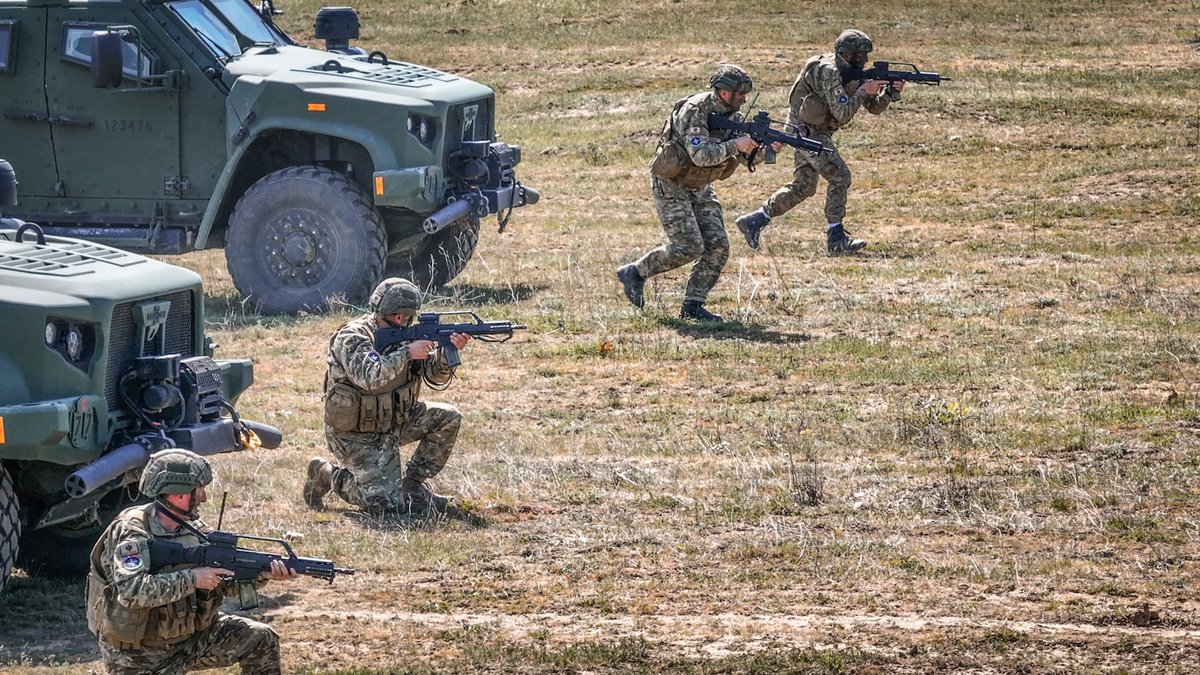 🔥 'Noble Blueprint 24' wrapped! Intense training & solidarity at Novo Selo with 400+ troops from NATO nations, mastering high-intensity ops. Ready for anything! 🌐💪 #WeAreNATO #StrongerTogether #1NATO75Years 

@Esercito