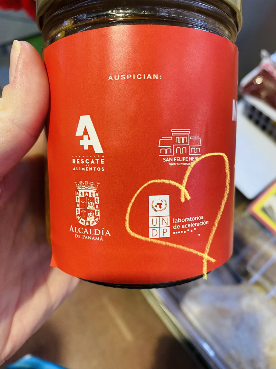 You know that trend “how it started vs how it’s going?” There is no greater joy than seeing a pilot launch and grow.<a href="/UNDPAccLabs/">UNDP Accelerator Labs</a> Panama working with <a href="/rescalimentos/">Fundación Rescate de Alimentos Panamá</a> &amp; #SanFelipeNeri market to create delicious food products from fruits and veggies that were headed for the landfill.
