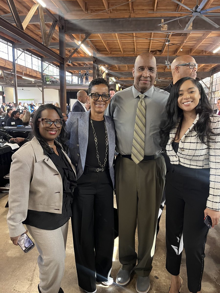 RenataAngeleno's tweet photo. Great spending the morning with friends and colleagues @ulilosangeles talking about the social and economic impact of the ‘84 Olympics and @LA84Foundation #playequitymovement https://t.co/HkBpbW7ehX