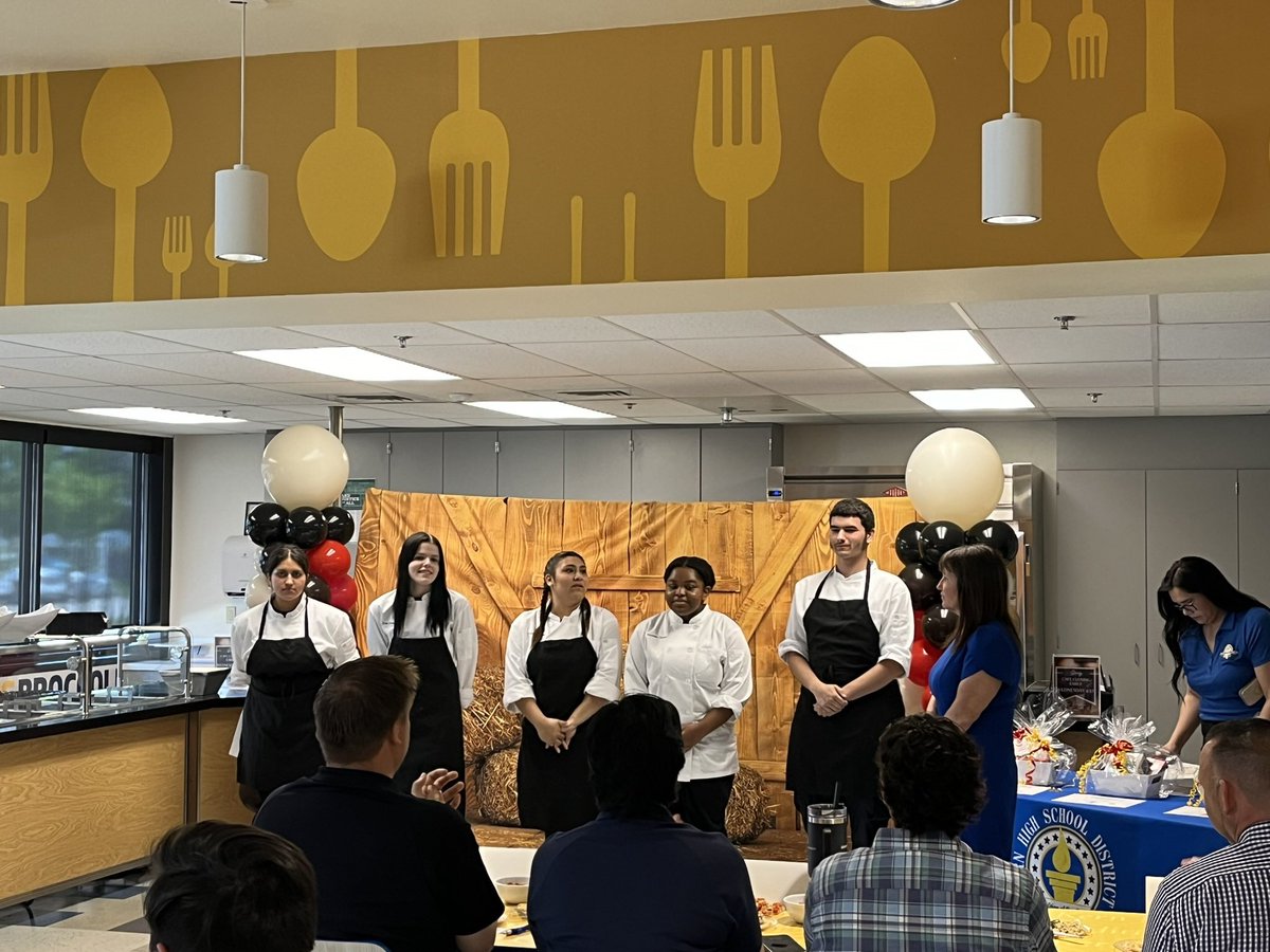 Last week, Kira Ewings won third place in the KHSD Flavor Showdown. This involved her submitting a recipe and cooking it for a panel of judges. She represented North High well and we are so proud of her! #TheNorthStars