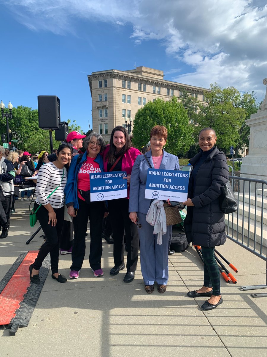 Today, #SCOTUS heard oral arguments in a case that could end federal protections for pregnant people in emergencies who need abortion care. SiX and Idaho legislators @wintrow4idaho and @IlanaRubel were there reminding folks we won't stop fighting for abortion access for all!
