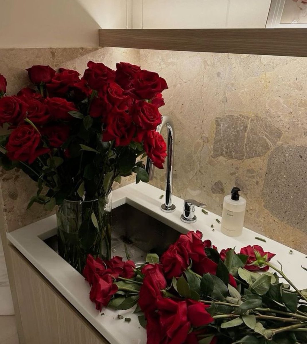 Red roses
