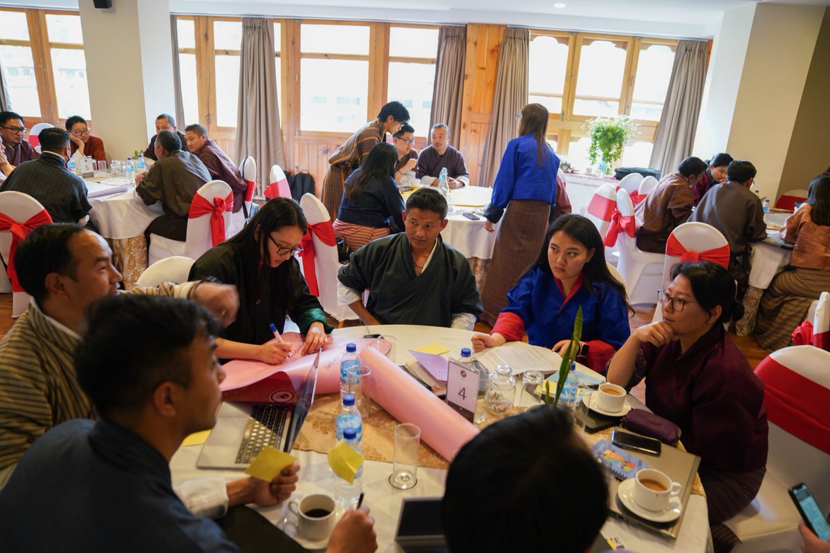 In partnership with @dittbhutan, Bhutan’s GovTech Agency, @UNDP held an #ArtificialIntelligence #ReadinessAssessment (AIRA) & #Data to Policy (DtP) workshop last week. AIRA, UNDPs flagship AI tool, assesses a country's readiness to deploy ethical AI to accelerate the #SDGs