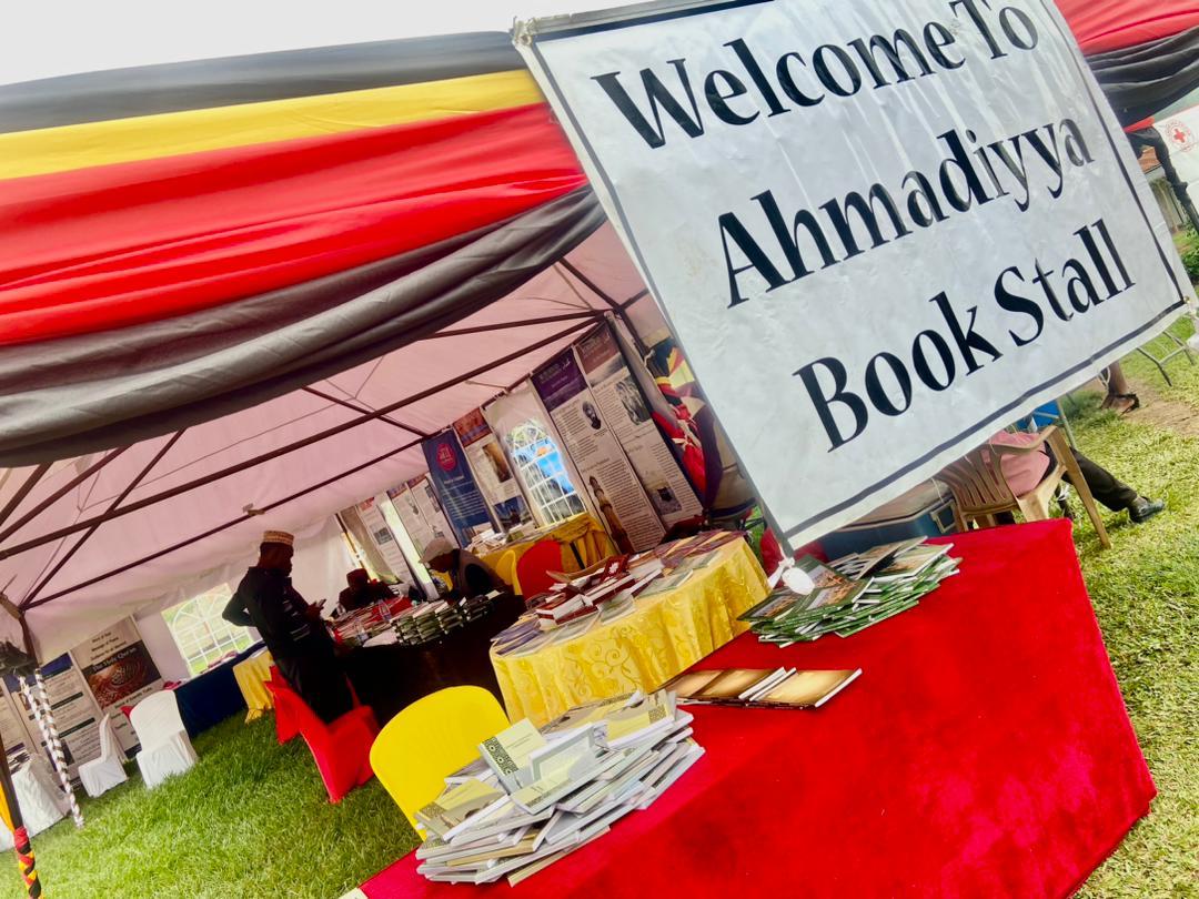 ssenfukamalik's tweet photo. Asalam aleikum Warahmatullah wabarakatuh. Today marks the first of the three days Tabligh, Book Exhibition and Peace outreach plus blood donation drive at Mbarara University of Science and Technology. 

We hope for the better tomorrow inshaAllah! 
Jazakumullah https://t.co/ateF5wLbOs