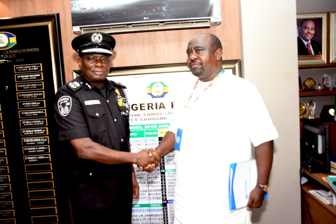 UNODC_Nigeria's tweet photo. Productive engagement with Bennett Igwe, Commissioner of @PoliceNG, FCT Command, on the creation of @PoliceNG_CRU office at the FCT Command. 

This expansion will aid more public accessibility to the CRU, increase CRU’s reach &amp; deepen its impact in addressing police impunity. https://t.co/6n2iLG9gu3