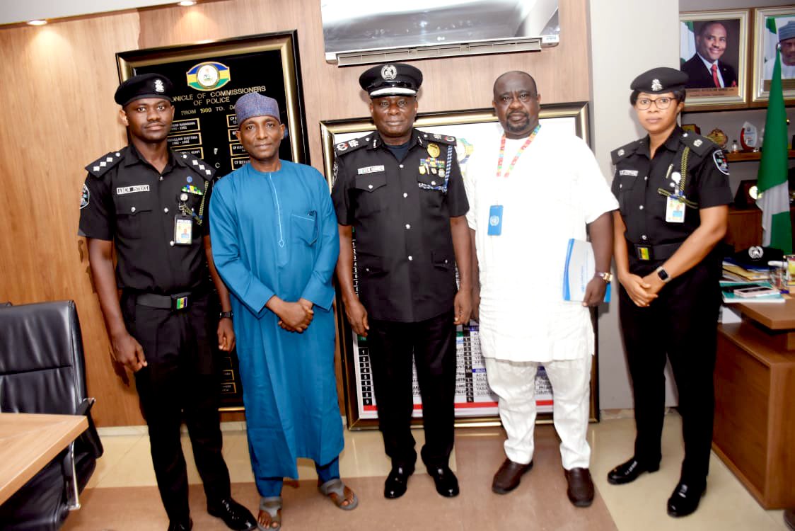 UNODC_Nigeria's tweet photo. Productive engagement with Bennett Igwe, Commissioner of @PoliceNG, FCT Command, on the creation of @PoliceNG_CRU office at the FCT Command. 

This expansion will aid more public accessibility to the CRU, increase CRU’s reach &amp; deepen its impact in addressing police impunity. https://t.co/6n2iLG9gu3