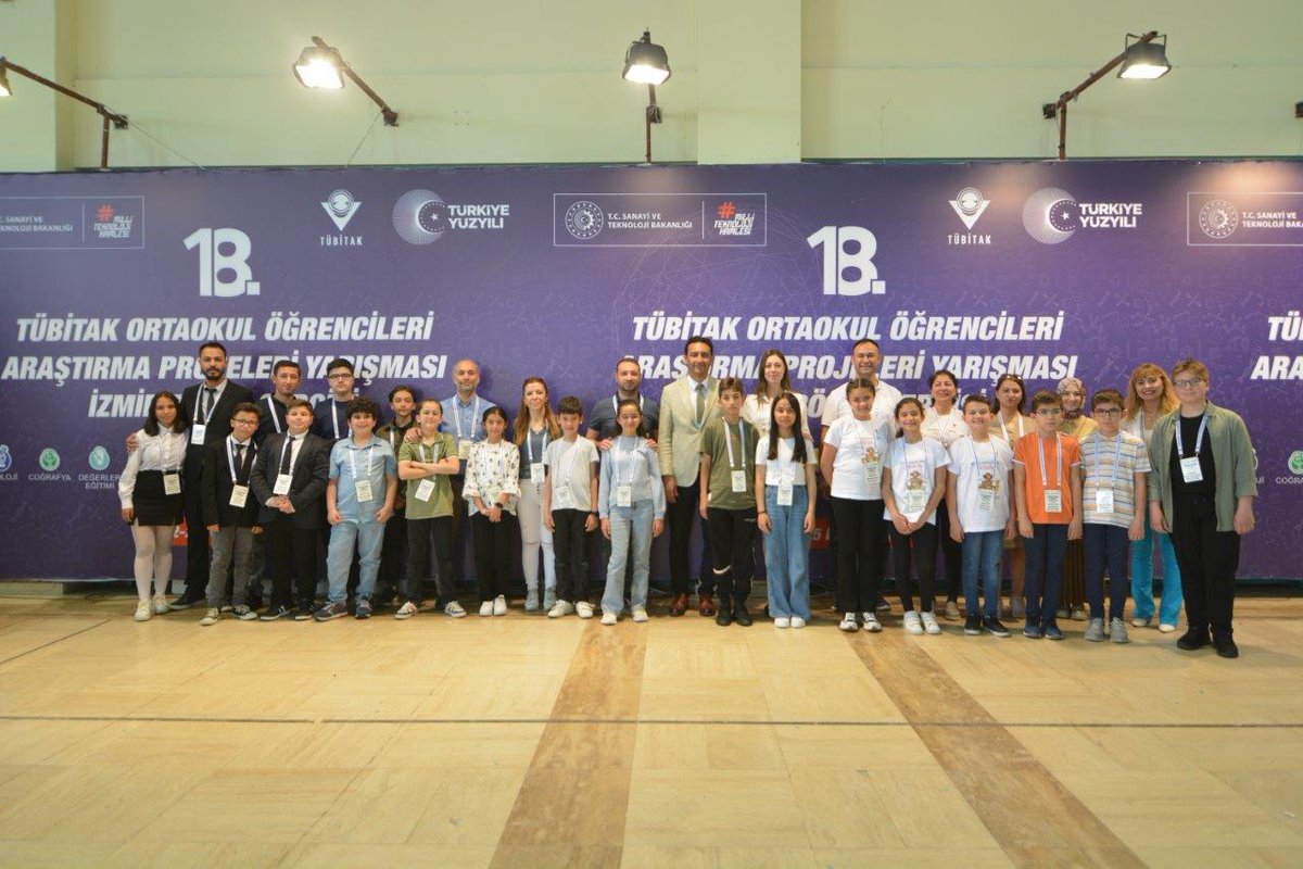 ArgeDenizli's tweet photo. TÜBİTAK tarafından gerçekleşen 18. Ortaokul Öğrencileri Araştırma Projeleri Yarışması Bölge Sergisine katılmaya hak kazanan öğretmen ve öğrencilerimizle bir araya geldik. 
@Tubitak
@TubitakBIDEB
@2204Izmir
@emre_caliskan https://t.co/JeqRb7yu1N