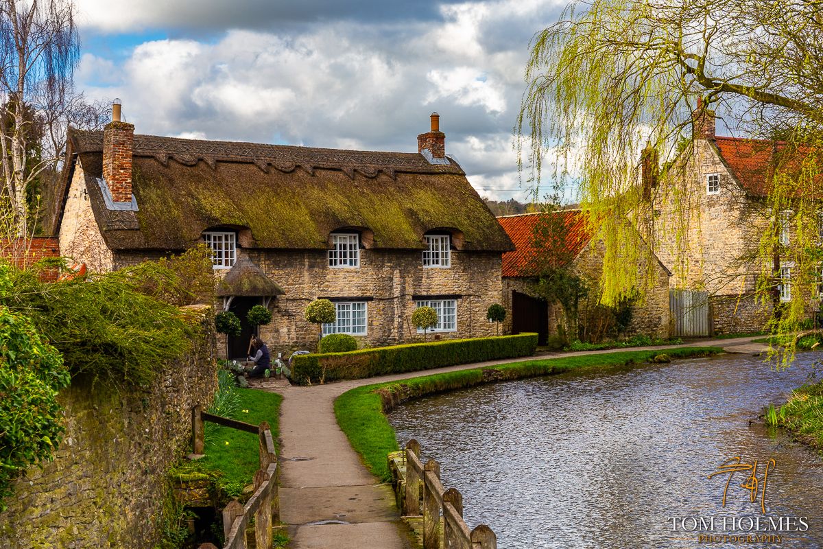 "The Thatched Cottage"
The quaint thatched cottage next to Thornton Beck in Thornton-le-Dale offers a picturesque scene on the edge of the North York Moors National Park. 

© Tom Holmes / buff.ly/2q2s0de