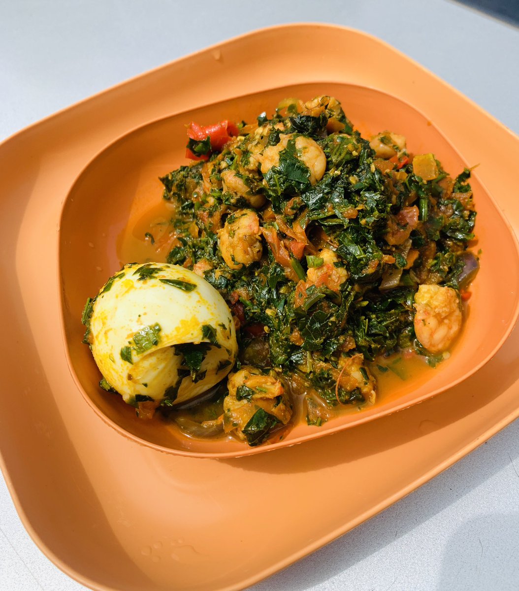 Starseams's tweet photo. A quick reminder  📢 🎤 

Veggies in one month will give you the flat tummy carbs will never give forever ✅

  Drop that shawarma &amp; embrace fruit now!

Shrimps 🍤 :
Vegetable leaves 
Boiled 🥚 https://t.co/3iPnWiWNET