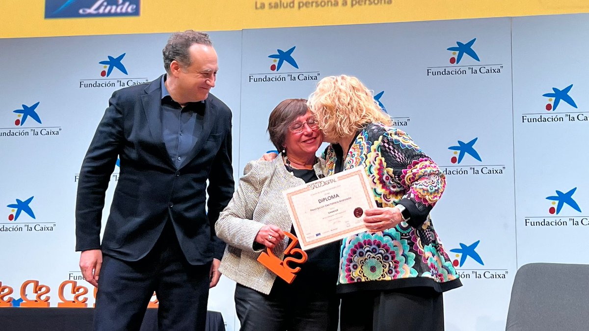 🏅 Y el ganador de la Mejor APP de Medicina en los VIII #PremiosSaluDigital es Prescripción Electrónica Avanzada (@scsalud)