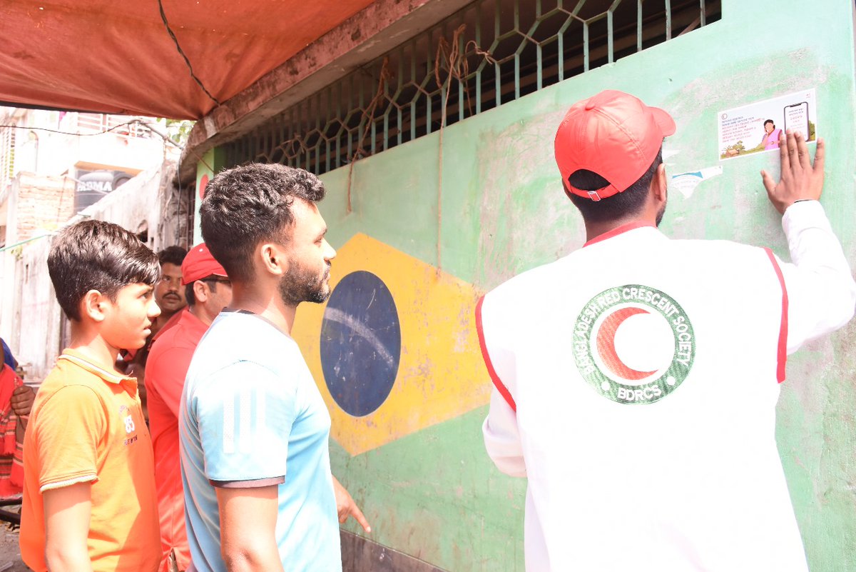 @BDRCS1 with the support of @ifrc, DREF has activated its heatwave EAP for Dhaka city targetting to reach about 300,000 people through awarness messages, distribution of safe drinking water, umbrella & cap and establishing cooling stations with first aid and ambulance services.