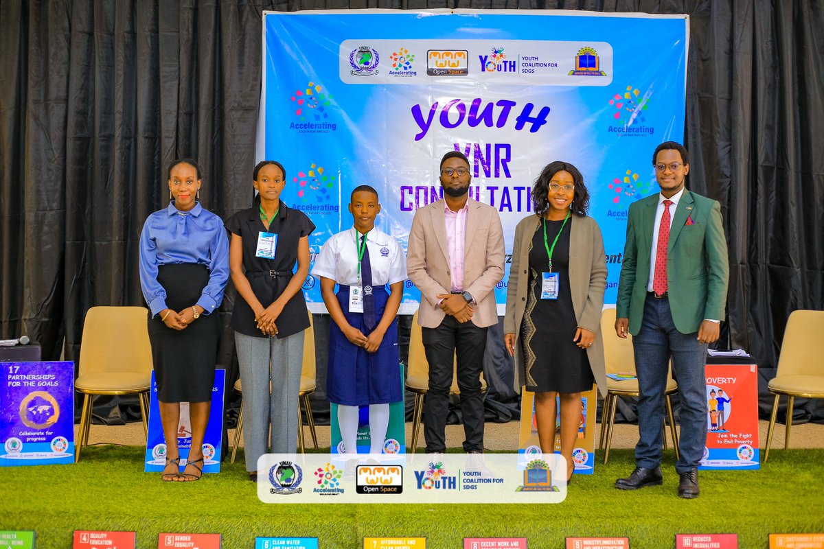 Today I moderated a panel discussion about Progress & Challenges of youth development in Uganda during the Youth VNR Consultative engagement by @UNAUGANDA & partners. The discussion was fruitful & informative! Kudos to all youth leaders who contributed to today’s deliberations.