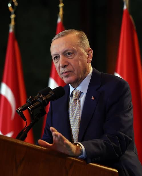 🗣️ CB Erdoğan:

“Gazze’nin, İsrailli hırsız teröristlerin yerleşimine açılmasına müsaade etmeyiz. İsrail’in bu şımarık, cani tavırları karşısında bizler de BM Genel Sekreterliği’ni devreye sokma gayretinde olacağız. 

Bütün sinir uçları nerede ise onları harekete geçirmemiz…