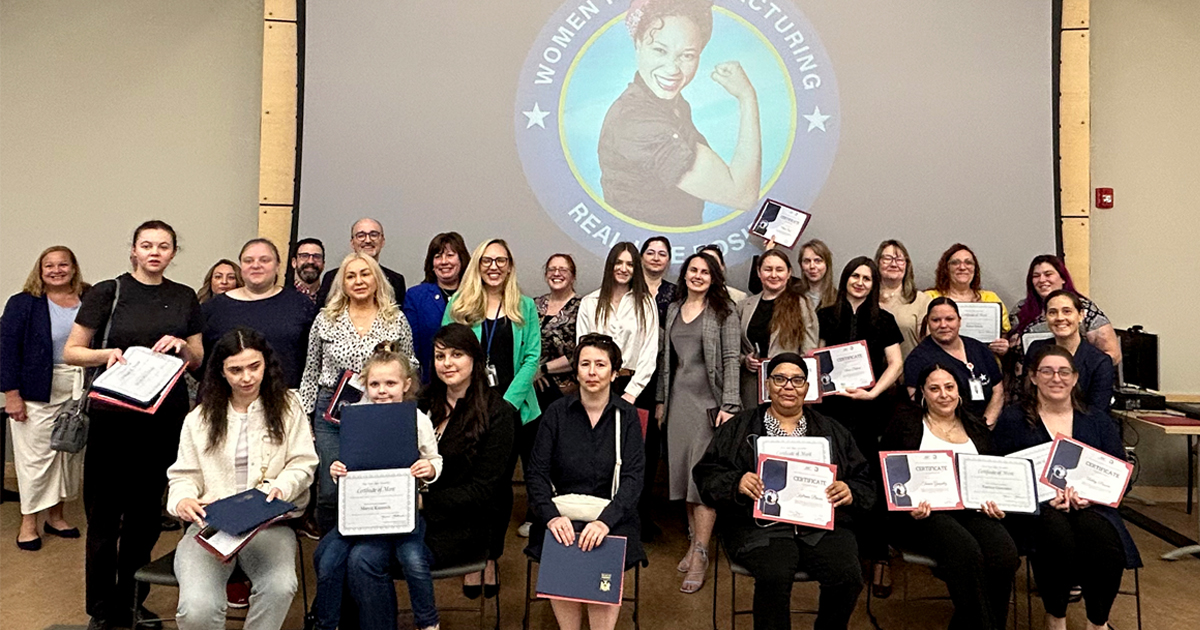 Yesterday, MVCC & @MACNY_MfgAssoc celebrated cohorts 3 & 4 of the 'Real Life Rosies' — a pre-apprenticeship program that helps women gain the skills to succeed in the advanced manufacturing industry. Congratulations to all program graduates!💪 Read more: mvcc.edu/news/2024-04-2…