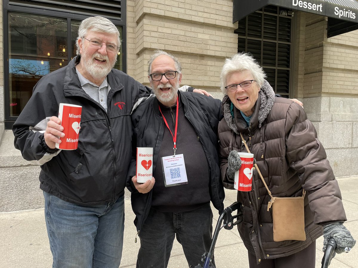 heartofmercy's tweet photo. Our volunteers are working hard today to collect Candy Day donations in the Loop! Thank you!! 

You can also donate online! 
https://t.co/EqD1weJ8mI https://t.co/VOBIUursXi