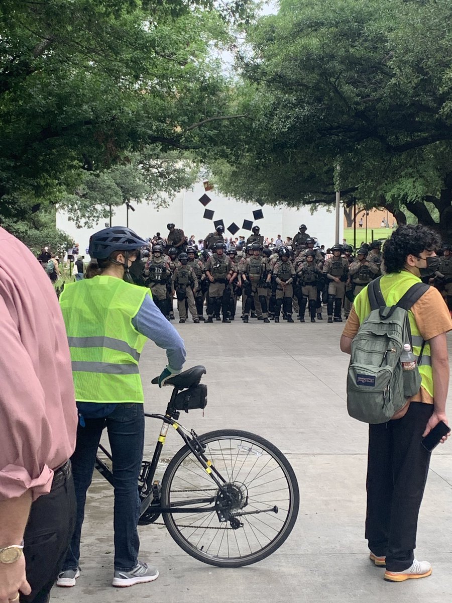 state troopers now have hemmed in students on both sides. i just had to negotiate with a state trooper for ten minutes to let students pass through to get to their rooms