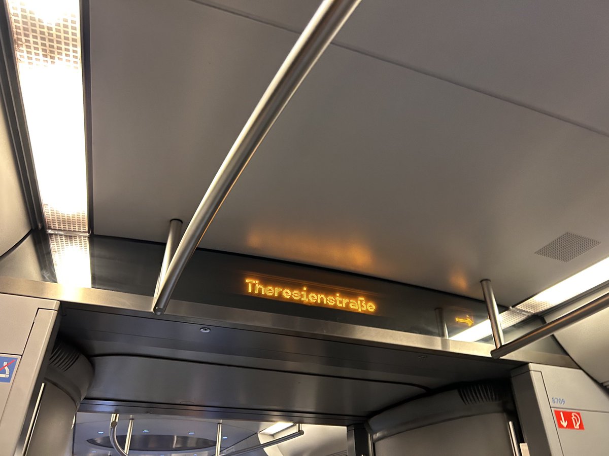 Wo bin ich den hier gelandet. 🙄