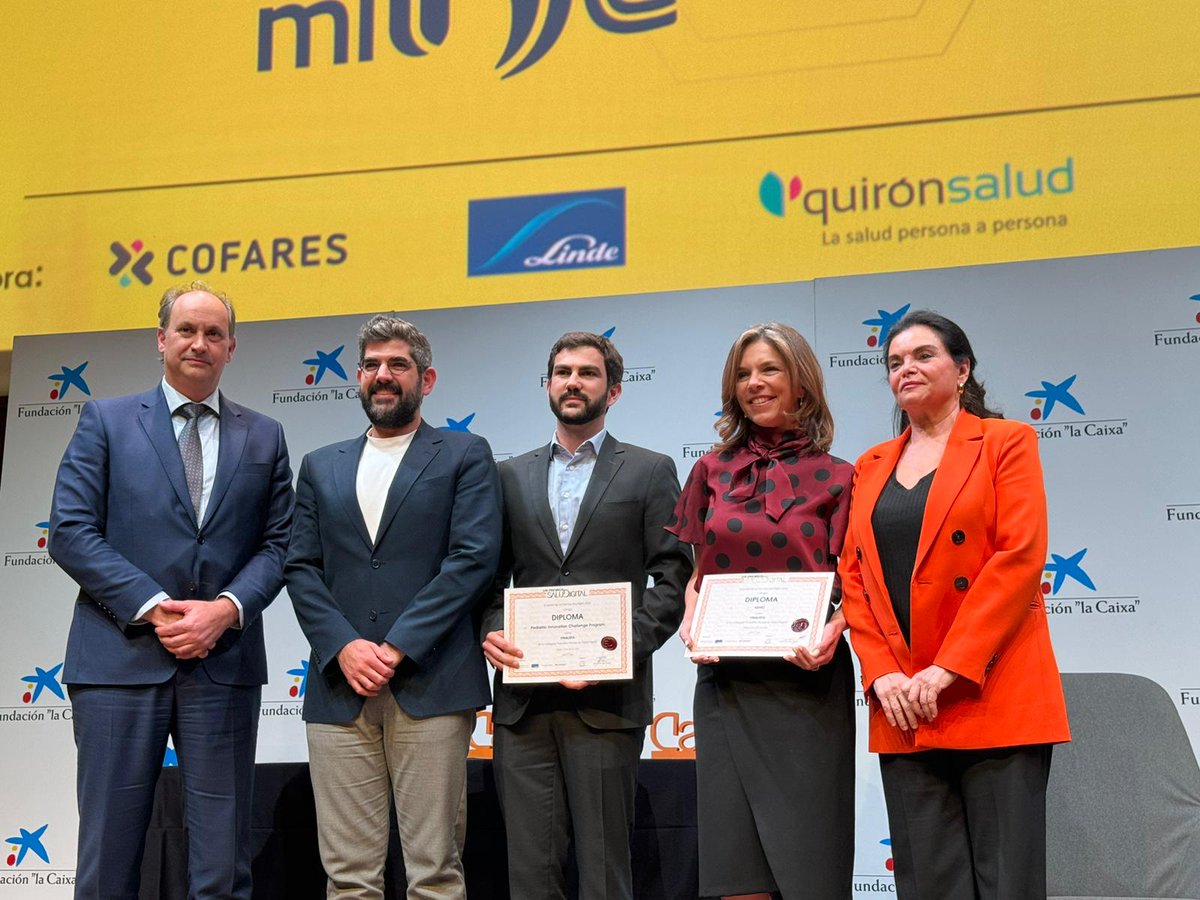#PremiosSaluDigital | Los finalistas de la mejor Iniciativa Privada en Salud Digital de 2024 son MiHC (@idisalud y @AstraZenecaES) y Pediatric Innovation Challenge Program (@i4kids_Hub) 🩺