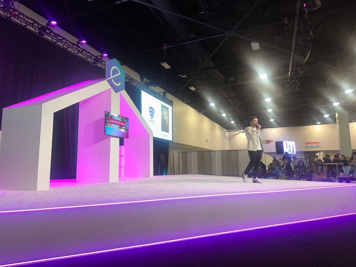 Much of @NortheasternMIA's #MiamiInnovationAcademy were in the pitch competition & exhibiting at @eMergeAmericas 2024! 🚀🚀 Great seeing @snixdorff, @bennettthomp_ & others in attendance as well!