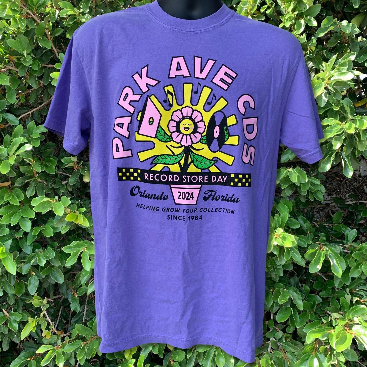 ParkAveCDs's tweet photo. Limited stock on our #RSD2024 T-shirts, totes and sticker-packs is now available for purchase ONLINE, for either in-store pickup OR shipping โ https://t.co/C3VnmNlKhS โจ๐จ๐ปโ๐ป๐
#RSD24 #RecordStoreDay #APGD https://t.co/j0JgNnf5uD
