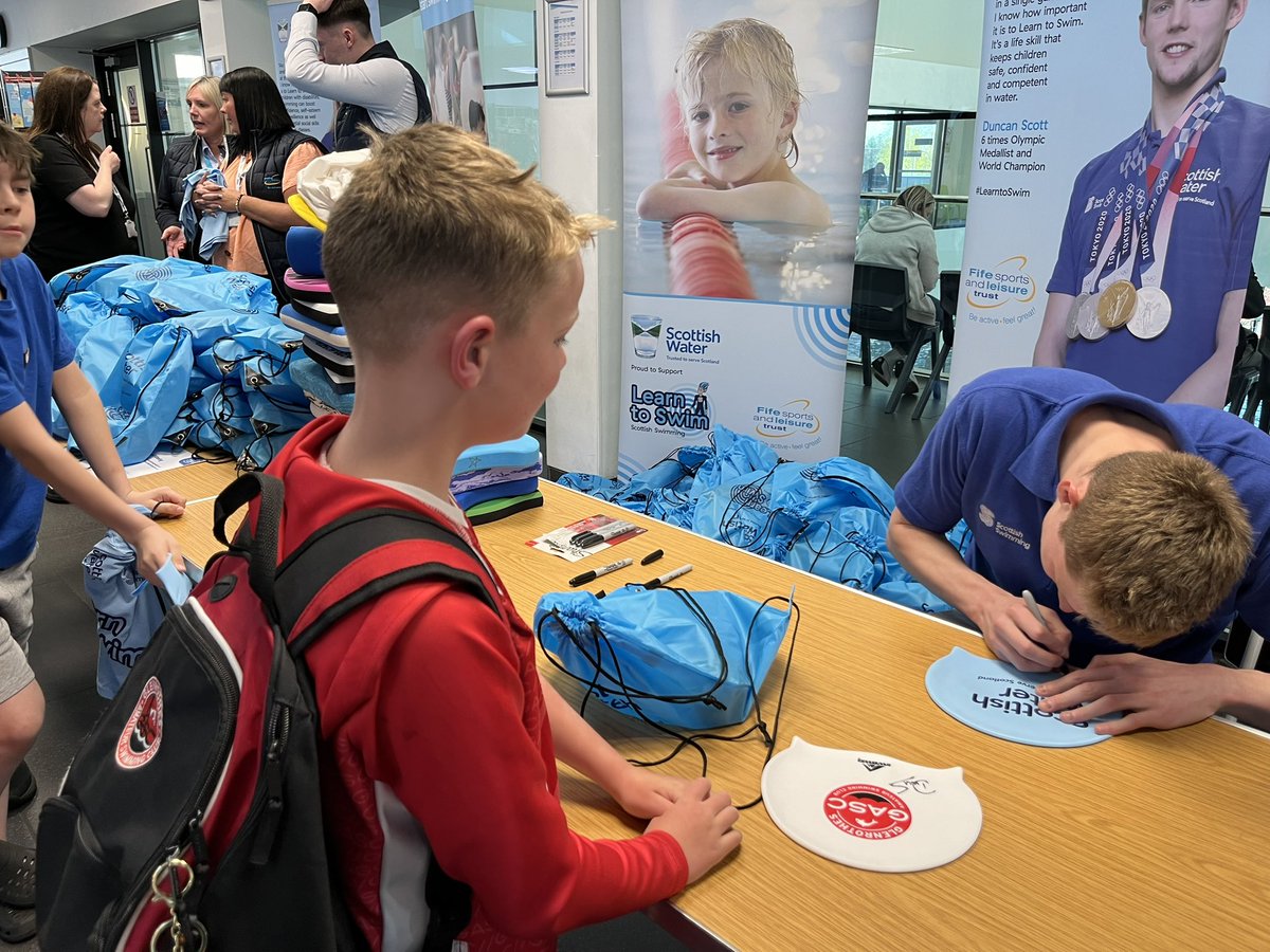 Fantastic end to a great day thank you @Dunks_Scott @FifeLeisure and @scottish_water for a great celebration #LearntoSwim event!