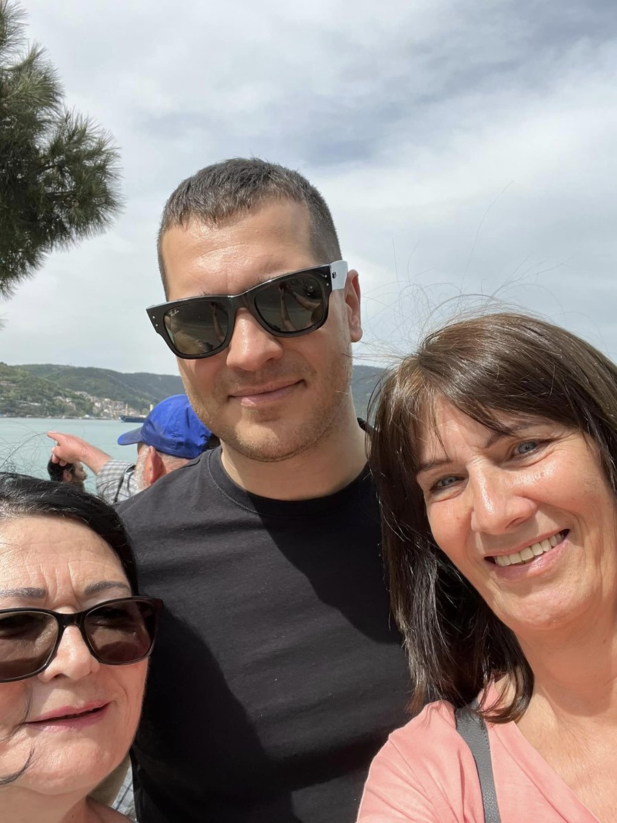 📸| #ÇağatayUlusoy nos bastidores de Gaddar com fãs