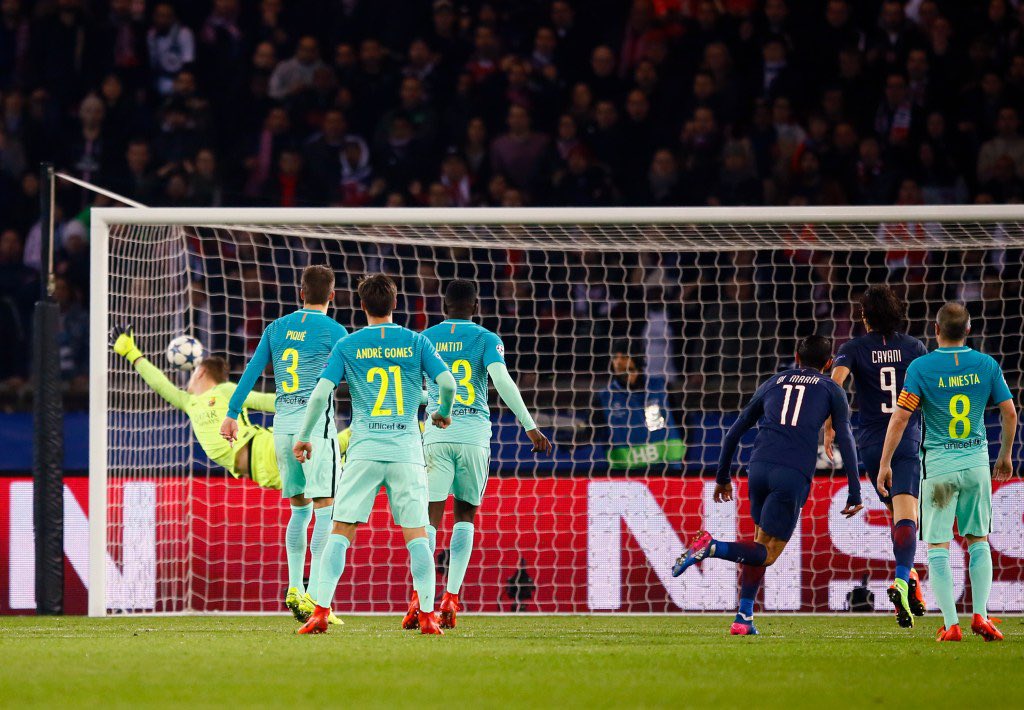 how1conic's tweet photo. 55’
3-0 PSG 
(Di Maria ⚽️⚽️)
(Kurzawa 🅰️)

🔺 Di Maria with another worldie. 
🔺 The move starts again from Rabiot who takes the ball under pressure from the goal kick, turns, plays a pass. 
🔺 Nice interchange out wide between Draxler, Matuidi and Kurzawa. 
🔺 Ball comes to Di Maria who has acres of space to take a touch, feint, move towards goal and strike a perfect shot into the top left on his favoured left too. Too easy. 
🔺 Run forward from Meunier is brilliant as it gives Alba something to think about and he vacates the space for Di Maria to get his shot away easily.