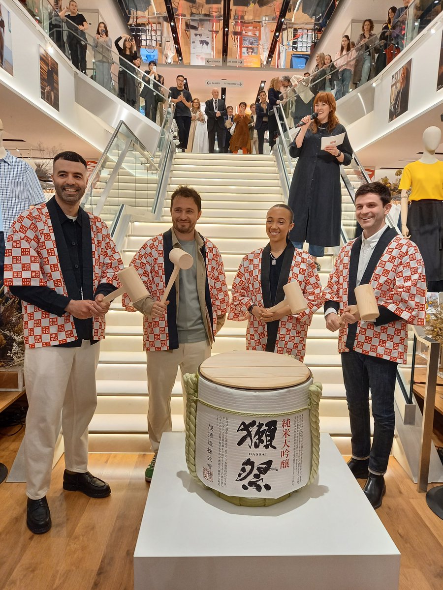 SocialBite_'s tweet photo. We're thrilled to be @UNIQLO_UK's Scottish charity partner! Look out for info about us in their first store in Scotland, on Princes Street, from tomorrow. Thanks to their volunteers and for the launch party invite too. Here's to many years of working together to end homelessness. https://t.co/QhH7AAv22N