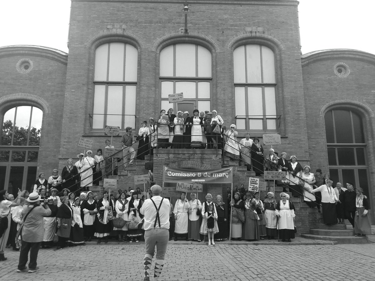 🎉 Revivint els bons temps! 📸 Avui li treiem la pols a alguns records dels grans moments de les nostres aventures per la Fira Modernista de Terrassa 2019! ✨ Llestos per a un viatge per alguns dels nostres records? Llums… Càmera… Acció ! 🥳
<a href="/visitaterrassa/">Terrassa Turisme</a>