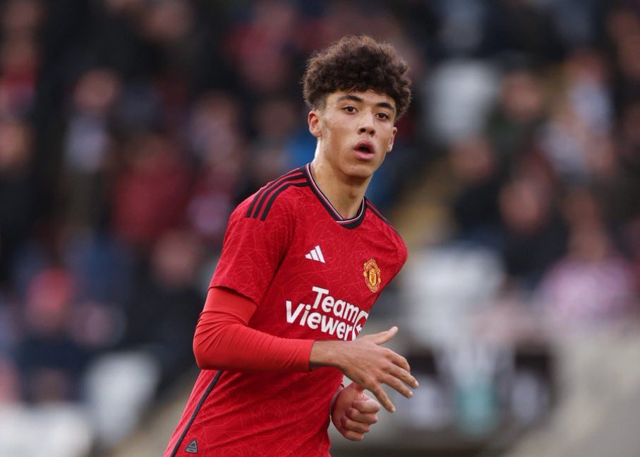 🏴󠁧󠁢󠁥󠁮󠁧󠁿Ethan Wheatley (18, 2006) Scored a brace to secure Premier League U18 Cup for Manchester United, against their City rivals Manchester City. A talent I’ve spoke about before, he has an exciting future ahead 😮‍💨⚽️