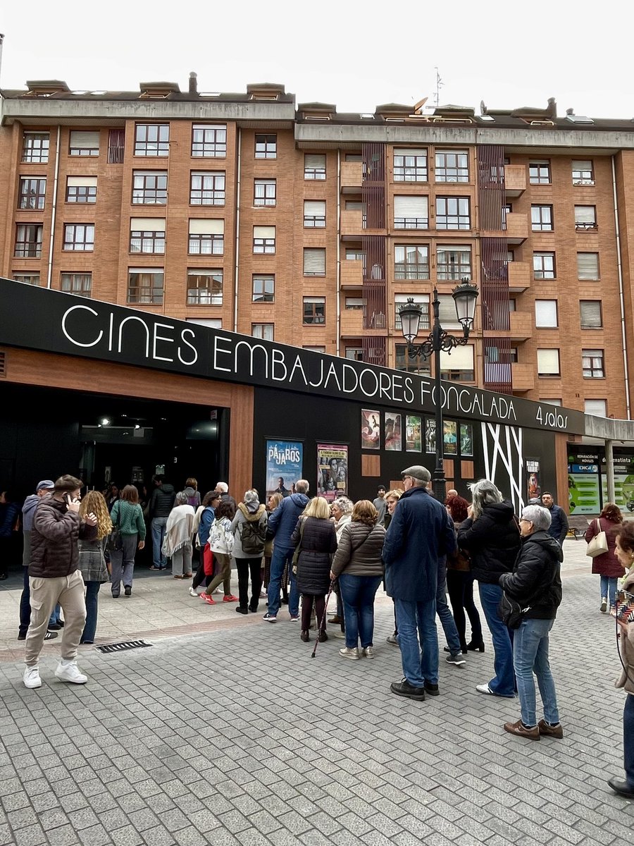 Enhorabuena Miguel Angel y a toda la familia de @CineEmbajadores éxito total en la inauguración de #CinesEmbajadoresFoncalada #oviedo #cine #yovoyalcine