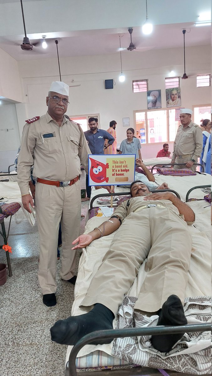 ASadhawani's tweet image. I donated Blood because it&apos;s save 3 lives.
#humannessblooddrive
#blooddonation
#servicewithhumility
#SantNirankariMission
#SantNirankariCharitableFoundation
#rajkot
#Gujarat

@santnirankari
@sncfoundation