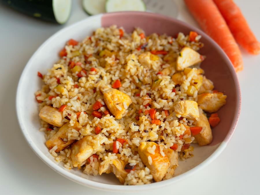 Arroz con Pollo, Calabacín y Zanahoria 🍚 Este plato no falla, seguro que te gusta a ti y a todos con los que lo compartas. Porque, ¿no crees que la combinación de arroz con pollo, calabacín y zanahoria es infalible?

Receta: ekilu.com/es/receta/arro…