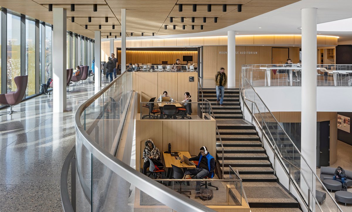 The highly sustainable learning hub Manitou a bi Bii daziigae has received an honorable mention from the 2024 SCUP Awards for Excellence in Architecture in the New Building category! @Plan4HigherEd dsai.ca/news/manitou-a…