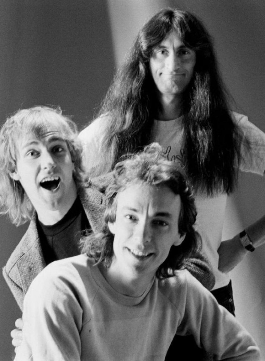 Good morning, Rush Family! Have a wonderful Willowdale Wednesday! Blessings to you! #RushFamily #RIPNeilPeart💔