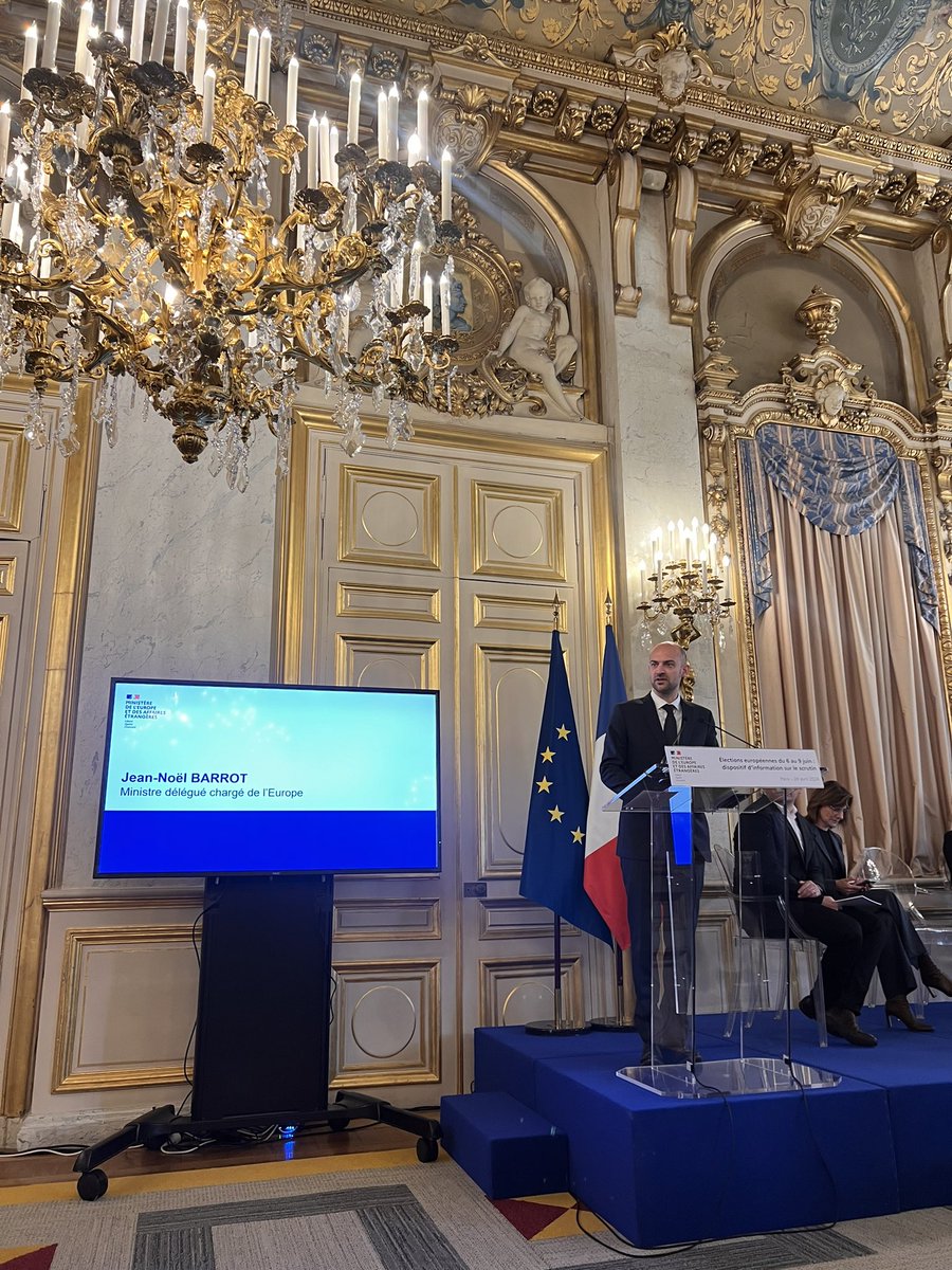 samdebendern's tweet photo. Ce matin @jnbarrot @quai_orsay à présenté les mesures de prevention des ingérences étrangères dans les élections européennes. La Russie a réussi son coup avec le Brexit. Ceux qui ont la chance de pouvoir voter VOTEZ ‼️#ParlementEuropéen #Parlement2024 avec l’Institut Jean-Monnet https://t.co/MrPdtjTzTE