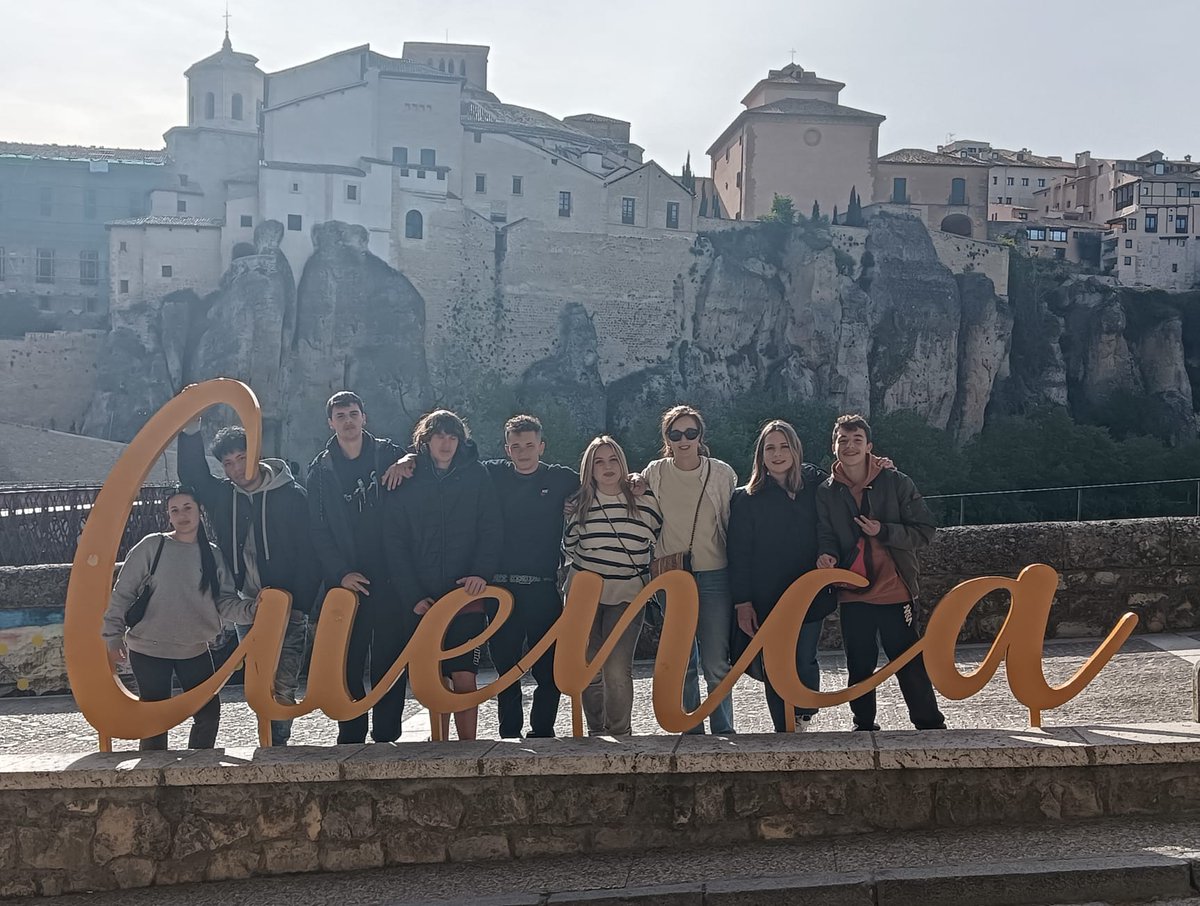 iesamoreno's tweet photo. Magníficos embajadores de #Brunete en #Cuenca
Convivencia, aprendizaje y disfrute. https://t.co/vn4XTHdF9n