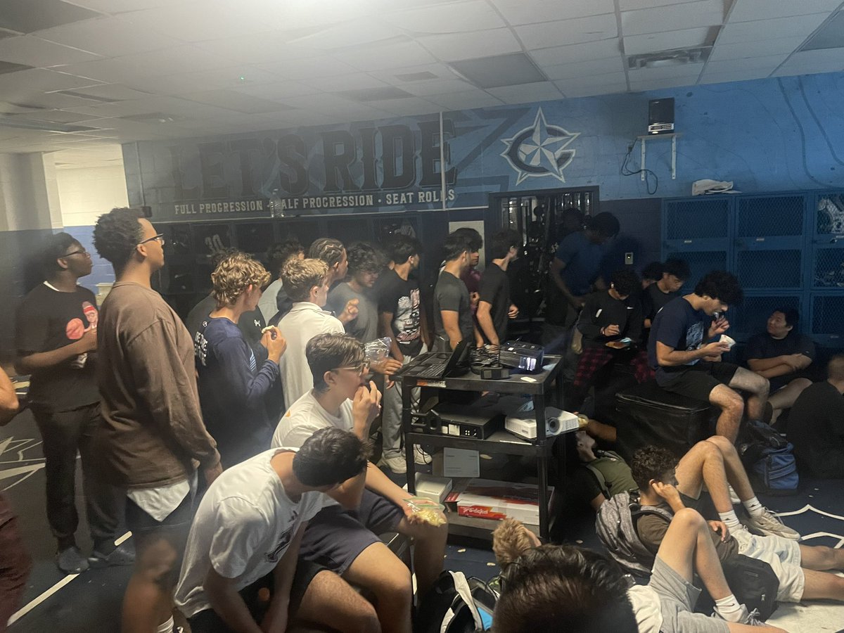 CHighFB's tweet photo. Another great installment of our Leadership Lunch brought by the freshman class today! There focus was on LEADERS! #Metality #LeadByExample #TeamChemistry #WhatLeadersLookLike #SetStandards #Adaptability #SelfAwareness #Communication #KnowYourAudience #Resilience #Effort https://t.co/HKY4X5TTxx