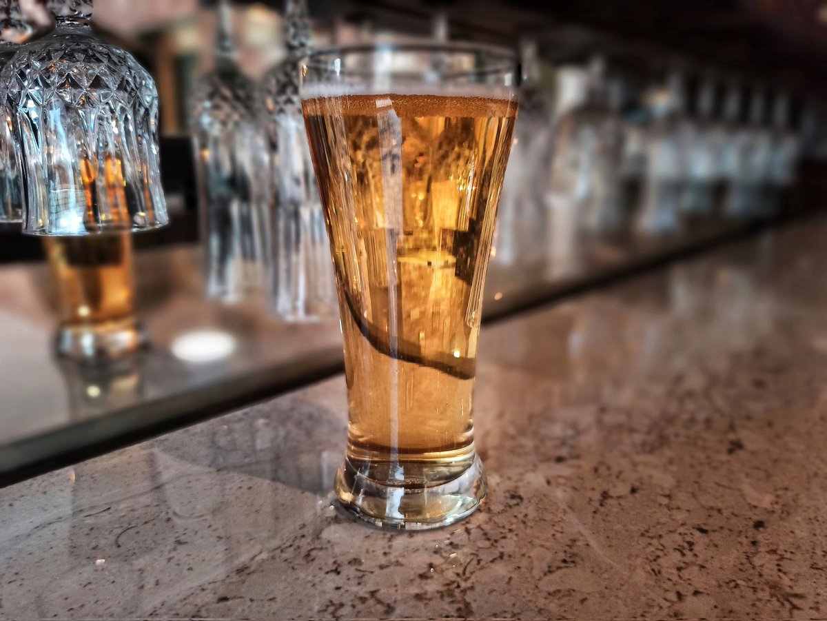 bindasfauji's tweet image. Cheers to today's theme "PUB/BAR"

#rowcase #photooftheday